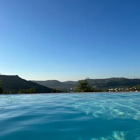 Апартаменты Casal Dos Mochos Собрал-ди-Монти-Аграсу